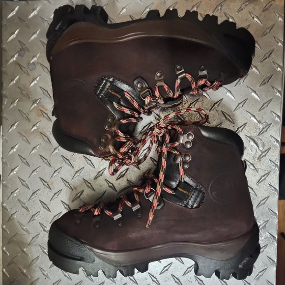 La Sportiva Karakorum Women's Hiking Boots - Picture 2 of 10